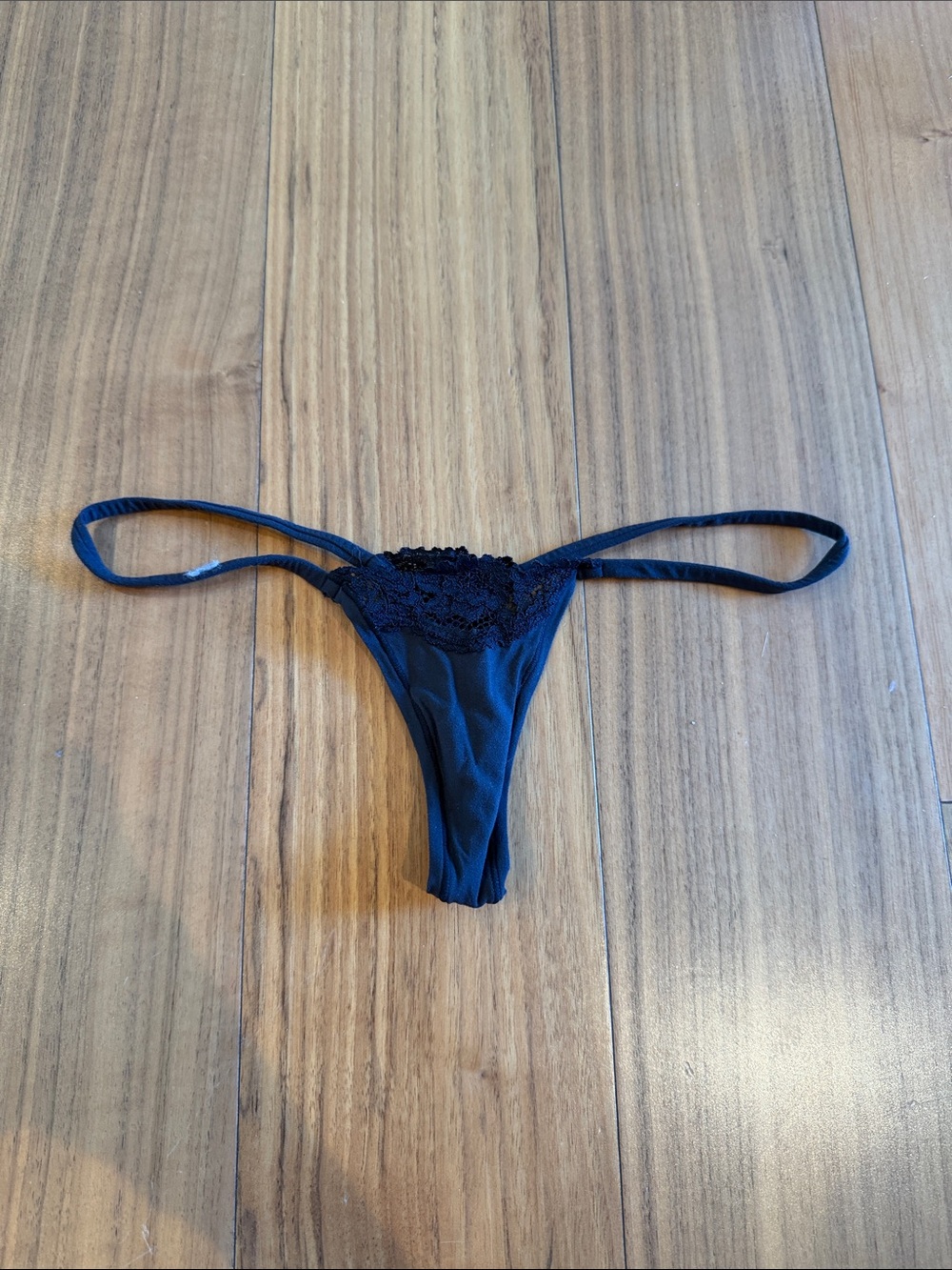SKIMS Black Lace-Trim Thong